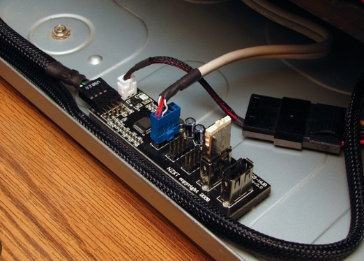 NZXT IU01 INTERNAL USB 2.0 HUB NZXT IU01 INTERNAL USB 2.0 HUB